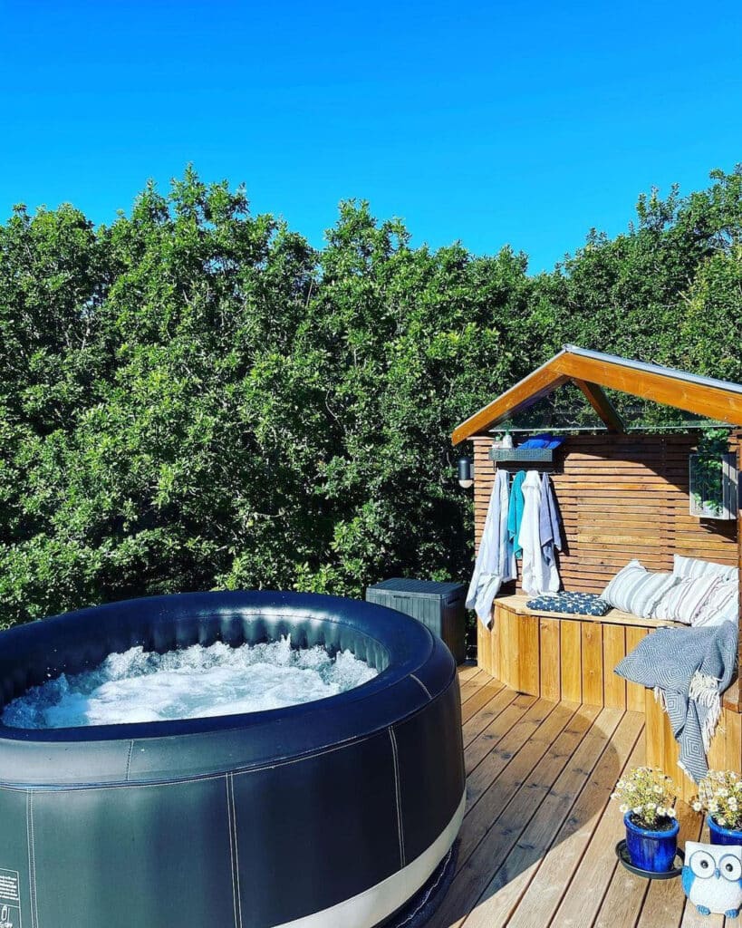 Do Inflatable Hot Tubs Naturally Lose Air 01