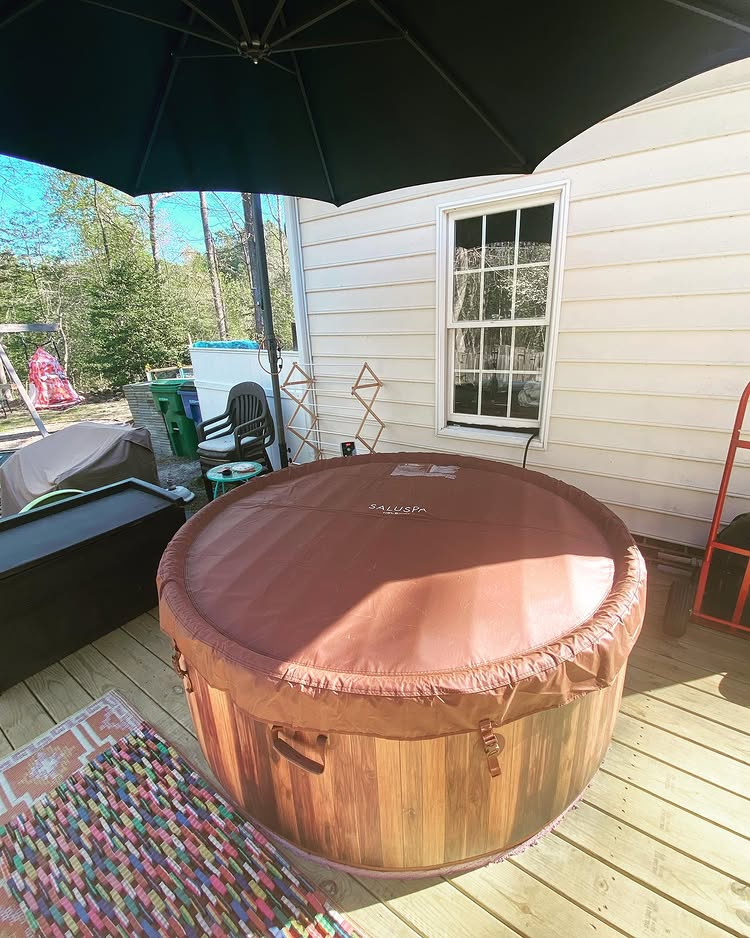Why You Should Consider Getting an Inflatable Hot Tub for Winter 03